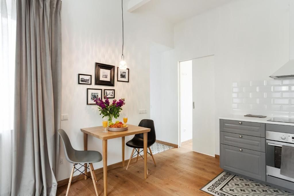 Апартаменты Bright and Cosy 1BDR apartment Kaunas Center by Houseys Каунас